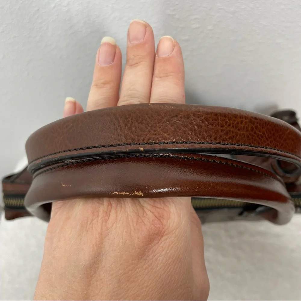 Fossil Vintage Reissue Leather Satchel Purse - Key details